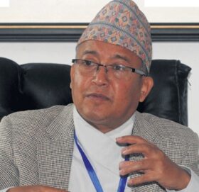 आउँदो मन्त्रिपरिषद् बैठकले मंसिर ४ गते चुनावको मिति तोक्न सक्छ : प्रमुख आयुक्त थपलिया