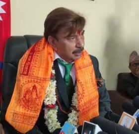 चलचित्र विकास बोर्डका नवनियुक्त अध्यक्ष भुवन केसीद्वारा पदभार ग्रहण