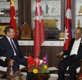 चिनियाँ नेता लिउले भेटे प्रचण्डलाई