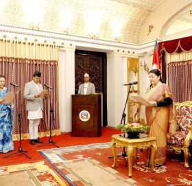 राष्ट्रपति भण्डारीसमक्ष लिए दुई राजदूतले शपथ