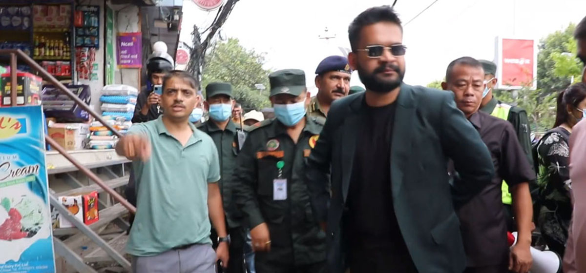 काठमाडौं महानगरले हटाउन थाल्यो अण्डरग्राउन्ड पार्किङ क्षेत्रमा सञ्चालित पसल