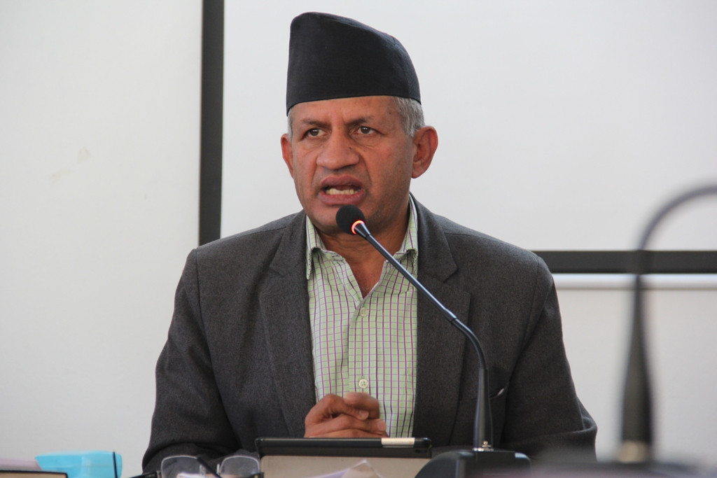 एउटै गठबन्धनमा संघीयता विरोधी र पक्षधर : प्रदीप ज्ञवाली