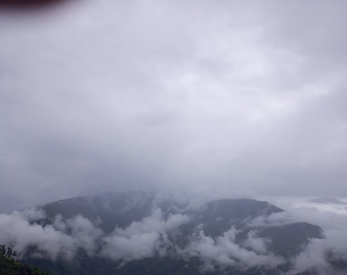 मौसमः चट्याङसहित वर्षाको सम्भावना, कतै हल्का हिमपात