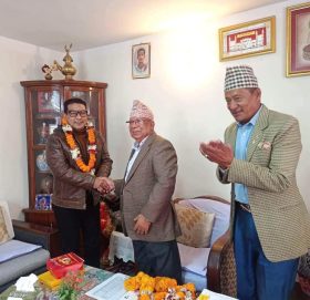 दीपक मनाङे एकीकृत समाजवादीमा प्रवेश