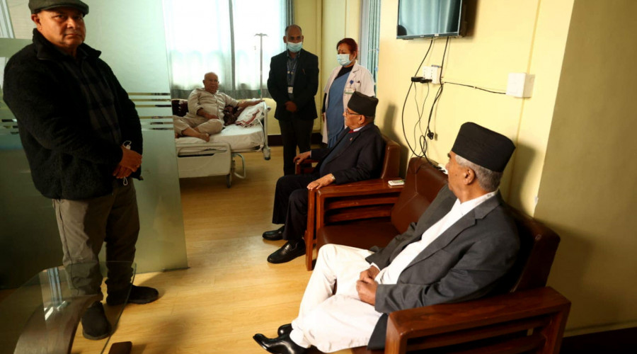 शीतल निवासमा ओली, प्रचण्ड र खनालबीच छलफल