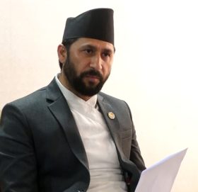 सरकारले सुन तस्करका मालिक जोगाउन खोजेको छ : रवि लामिछाने