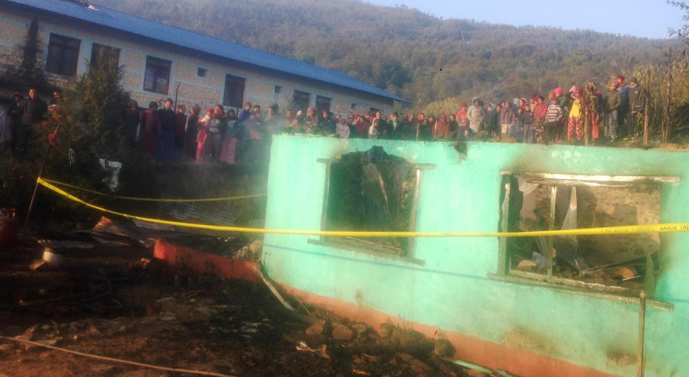 पाँचथरकाे फिदिममा आगलागीः दुई जनाको मृत्यु, ५० लाखको क्षति