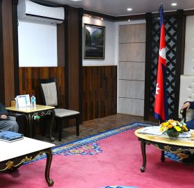 प्रधानमन्त्री प्रचण्ड र ओलीबीच भेटवार्ता