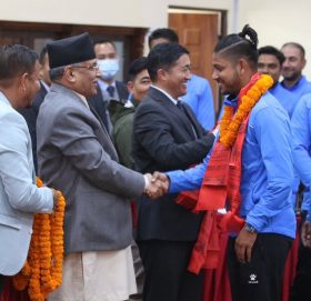 विजेता खेलाडीलाई प्रतिव्यक्ति दुई लाख पुरस्कार दिने प्रधानमन्त्रीको घोषणा