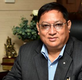 चितवन-२ मा आफूलाई ‘स्वतः विजयी’ घोषणा गर्न माग गर्दै उमेश श्रेष्ठ निर्वाचन आयोग पुगे