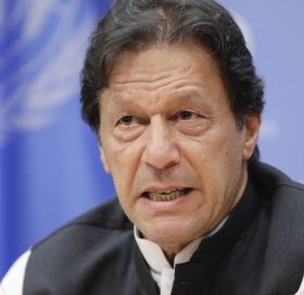 पाकिस्तानका पूर्वप्रधानमन्त्री इमरान खान पक्राउ