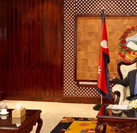 प्रधानमन्त्री प्रचण्ड र सभामुख घिमिरेबीच भेटवार्ता