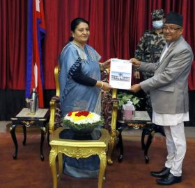 निर्वाचन आयोगले राष्ट्रपतिसमक्ष बुझायो राष्ट्रपति निर्वाचनको परिणाम