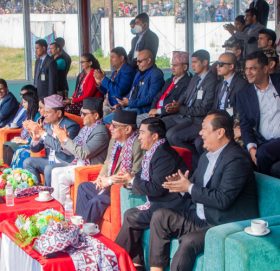 नेपाल र यूएईबीचको क्रिकेट हेर्न प्रधानमन्त्री त्रिवि मैदानमा