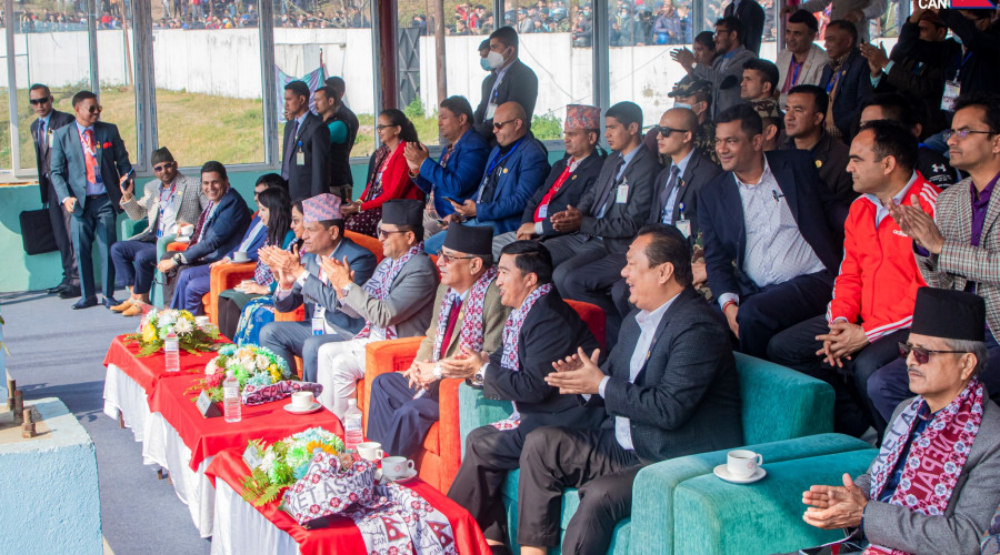 नेपाल र यूएईबीचको क्रिकेट हेर्न प्रधानमन्त्री त्रिवि मैदानमा