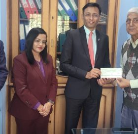 सिटिजन लाइफद्वारा ज्येष्ठ नागरिक दिवा सेवा र फिजियोथेरापी सेवाको लागी आर्थिक सहयोग