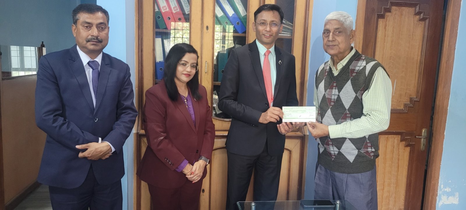 सिटिजन लाइफद्वारा ज्येष्ठ नागरिक दिवा सेवा र फिजियोथेरापी सेवाको लागी आर्थिक सहयोग