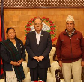 प्रधानमन्त्री भेटेपछि लघुवित्त पीडितको आमरण अनसन स्थगित