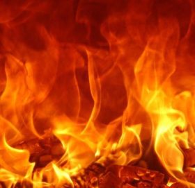 मोरङको धनपालथानमा भीषण आगलागी, २ बालबालिको मृत्यु