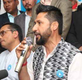 ब्लु बसमा पनि कुनै समस्या छैन : रवि लामिछाने