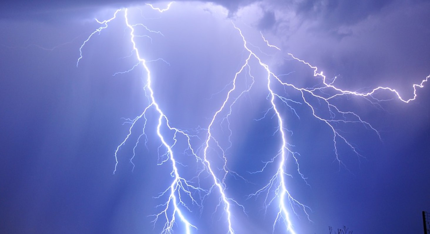 चट्याङ लागेर घाइते तीन यार्सागुम्बा सङ्कलककाे चार दिनपछि उद्धार