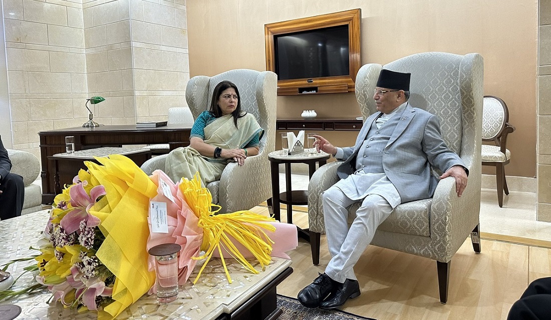 दिल्ली पुगे प्रधानमन्त्री प्रचण्ड, राज्यमन्त्रीले गरिन् स्वागत