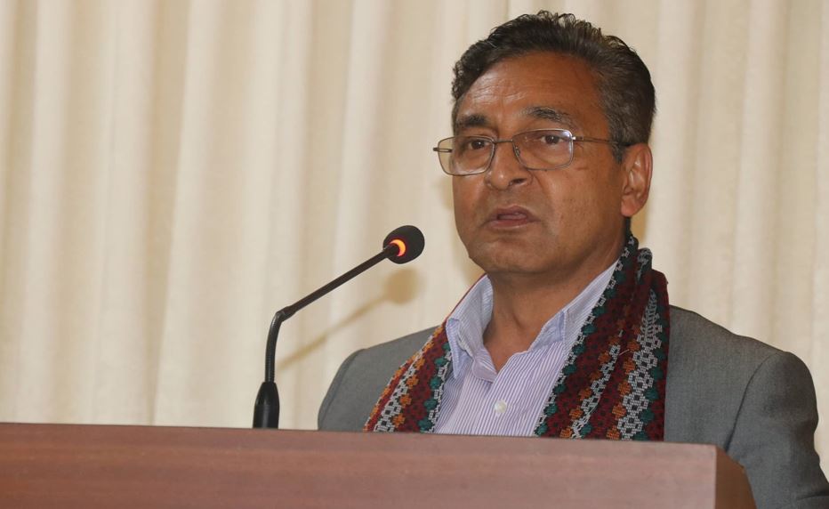 एमालेले गर्यो टोपबहादुर रायमाझीलाई निलम्बन