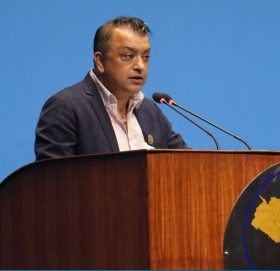 बजेटको प्रभावकारी कार्यान्वयनमा गगन थापाद्वारा सरकारको ध्यानाकर्षण