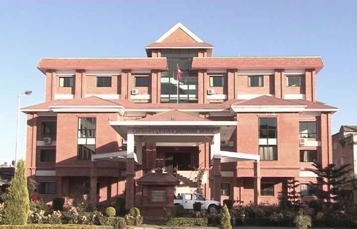 भ्रष्टाचार गरेको ठहरसहित चाबहिलका नापी अधिकृत राजु पुरीविरुद्ध मुद्दा दायर