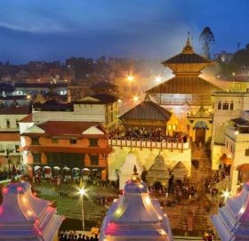 पशुपतिनाथमा नागमणि, एकमुखे रुद्राक्ष र दाहिने शंख प्रदर्शन