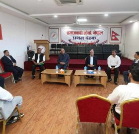 समाजवादी मोर्चा संयोजकको जिम्मा माधव नेपाललाई