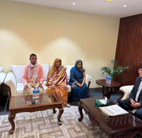 गौर हत्याकाण्ड: पीडितसँग चाँडै औपचारिक वार्ता गर्ने प्रधानमन्त्रीको प्रतिबद्धता