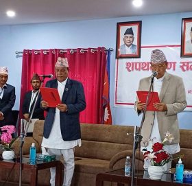 कोशीका मुख्यमन्त्री थापाले लिए शपथ