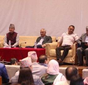 कांग्रेस बैठक : सरकार पूर्वाग्रही भएर सांसद शर्मा पक्राउ परेकाे ठहर