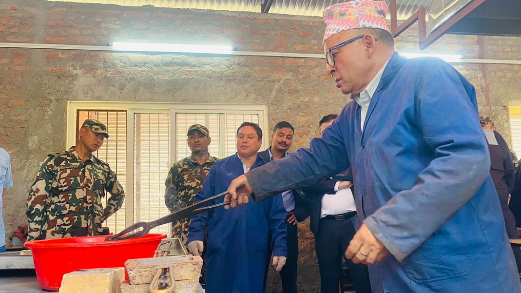 गालेर सकियो तस्करीको सुन, तौल सार्वजनिक गरिँदै