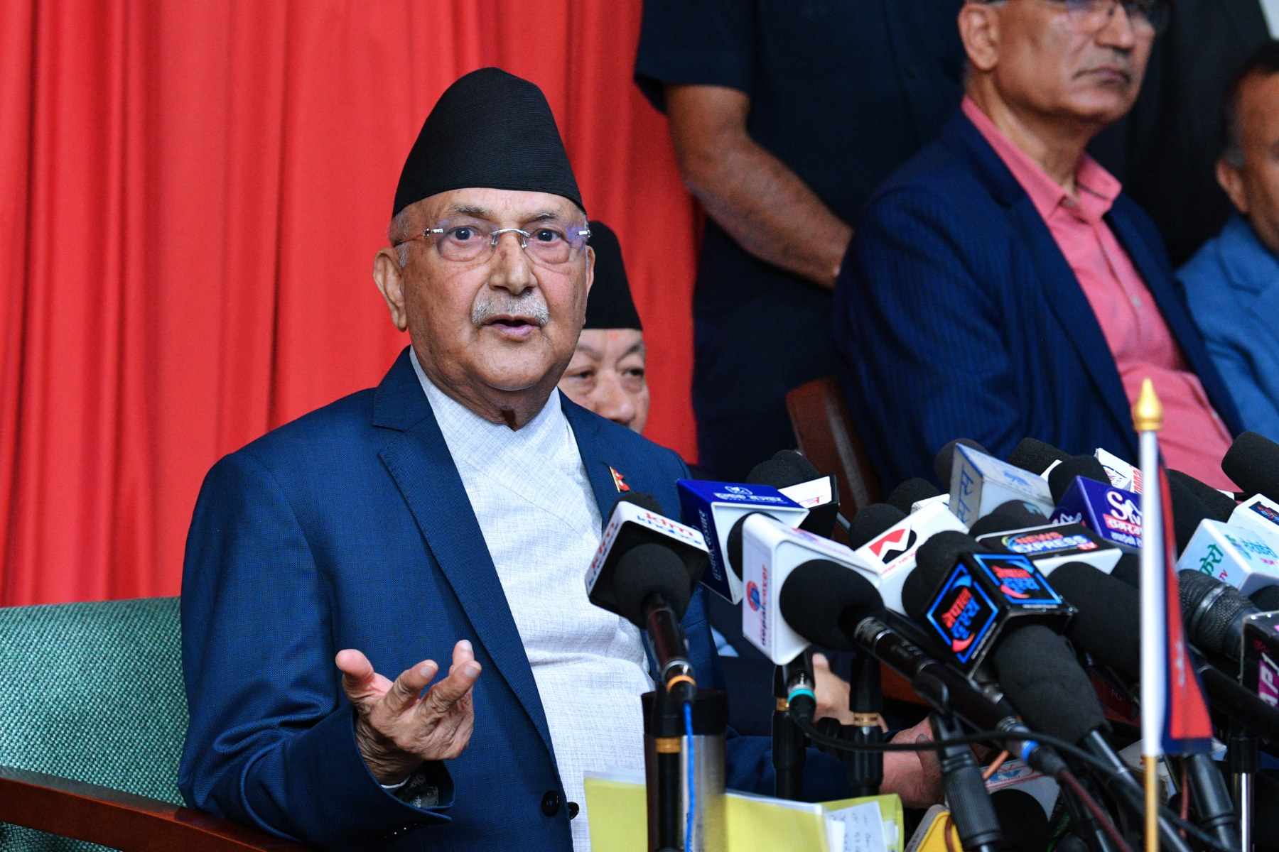 प्रधानमन्त्री, गृहमन्त्री र अर्थमन्त्रीको राजीनामा माग्यो एमालेले