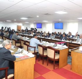 प्रधानमन्त्री र संघीय मन्त्रीहरूबीच कार्यसम्पादन सम्झौता