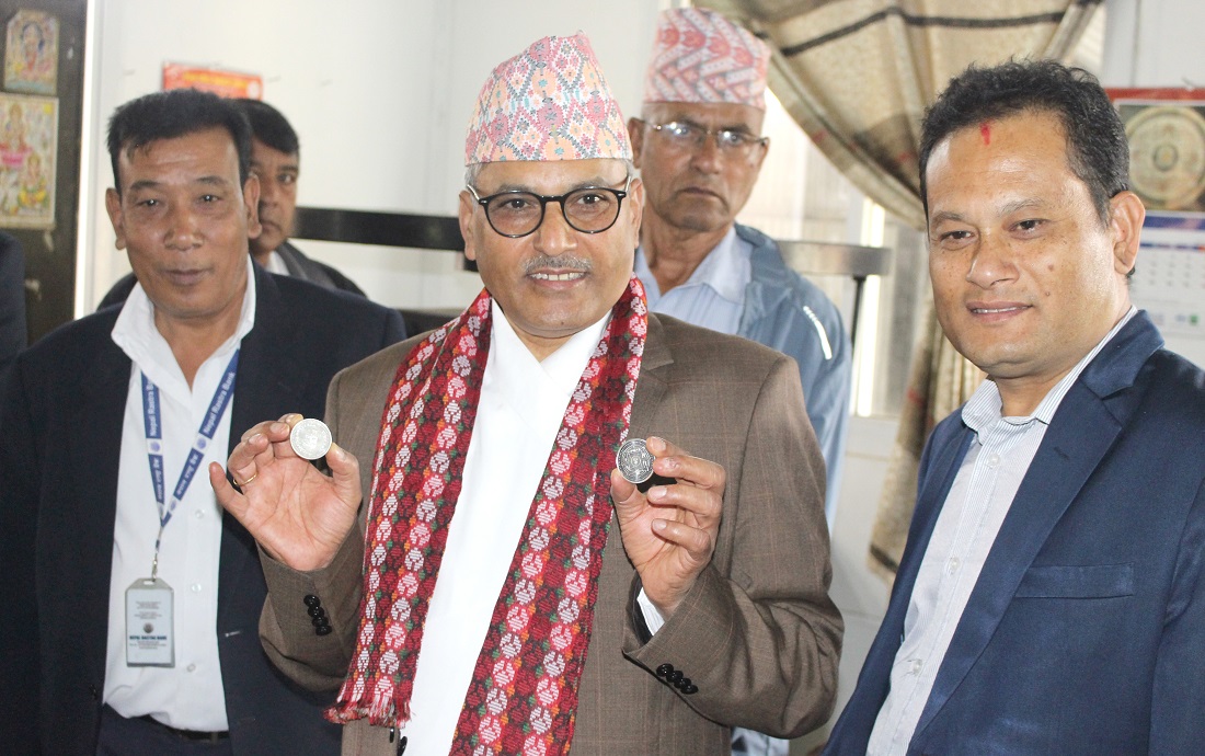 गाईको चित्रअंकित ‘मेडालियन सिक्का’ सार्वजनिक