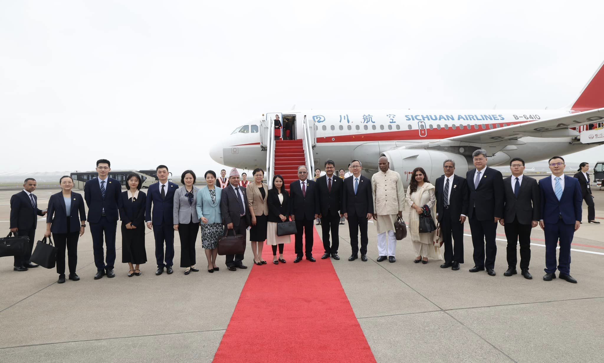 प्रधानमन्त्री प्रचण्ड ल्हासामा