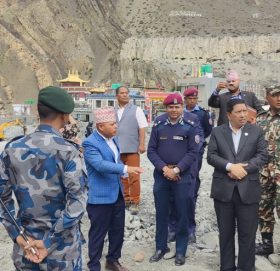 बाढी प्रभावित कागबेनीको अवलोकन गरे गृहमन्त्री श्रेष्ठले