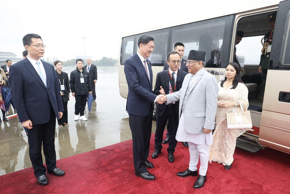 हाङजाओ पुगे प्रधानमन्त्री दाहाल, आजै चिनियाँ राष्ट्रपति सीसँग भेट्ने