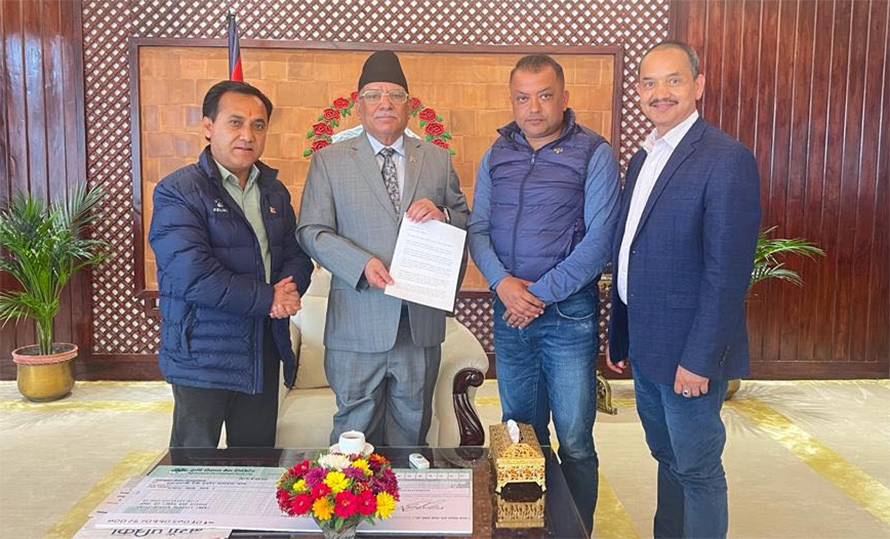 कांग्रेस महामन्त्रीद्वयको प्रधानमन्त्रीलाई ११ बुँदे ध्यानाकर्षण