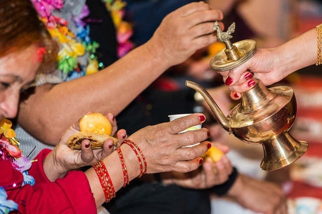 नेपाल संवत् ११४४, र म्हः (आत्म) पूजा मनाइँदै