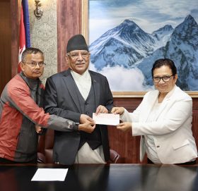 भूकम्पपीडितका लागि माओवादीका तर्फबाट दिइयो ५० लाख सहयोग