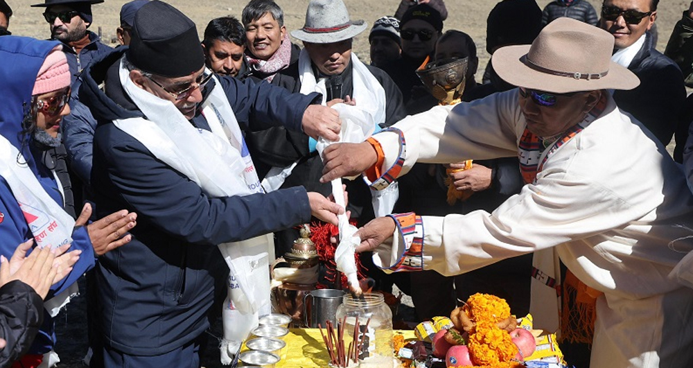 प्रधानमन्त्री प्रचण्डले गरे कालापत्थरमा शान्तिदीप यात्राको शुभारम्भ