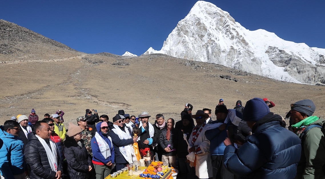 जसले कार्बन उत्सर्जनमा कमजोरी गरेको छ, उसले क्षतिपूर्ति दिनुपर्छ : प्रधानमन्त्री दाहाल