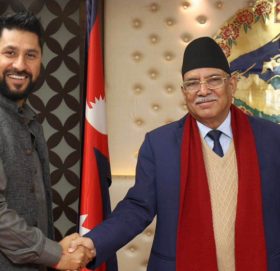 प्रधानमन्त्रीलाई रविले भने : ‘ भूकम्प प्रभावित क्षेत्रका जनतालाई चिसोबाट बचाउनुस्’