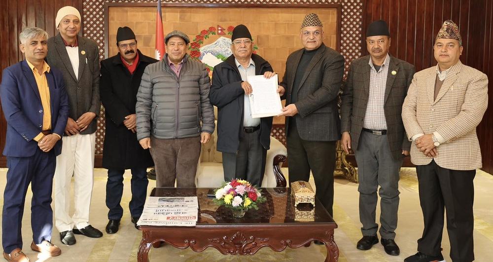 ६ प्रदेशका मुख्यमन्त्रीले भेटे प्रधानमन्त्री प्रचण्डलाई