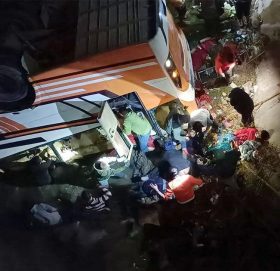 भालुवाङ बस दुर्घटनाका चालक भन्छन् : चक्का नमोडिएपछि बस राप्तीमा खस्यो