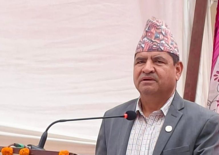 सवारी लाइसेन्सको समस्या समाधान उन्मुख छ : यातायात मन्त्री